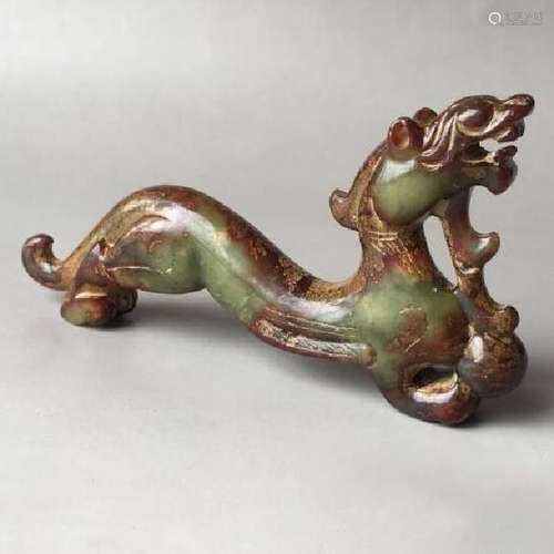 A OLD GREEN JADE BEAST STATUE MING DYNASTY.