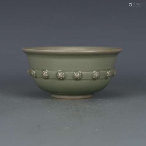 A CELADON RING BOWL YUAN DYNASTY 13TH/C.