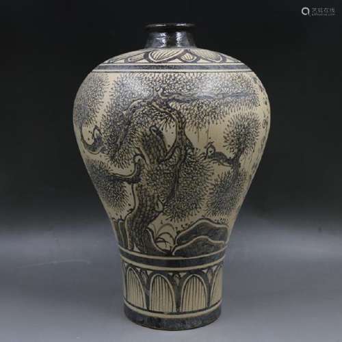 A BLACK & BROWN MEIPING VASE MING DYNASTY.