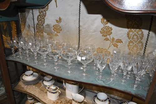 Service de +/ 48 verres en semi cristal