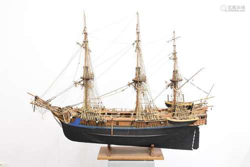 Maquette de bateau en bois \