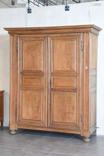 Armoire 18ème en chêne (HT.215 x 210 x 70cm)