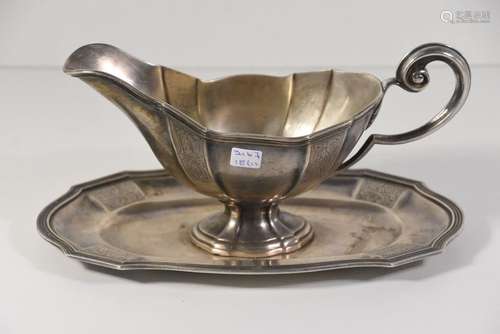 Saucière en argent (poids 715grs)