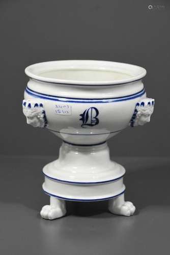 Confiturier en porcelaine de Tournai, monogrammé (…