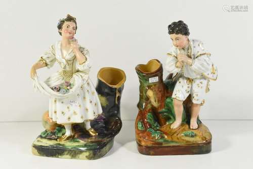 Paire de personnages en porcelaine, 18ème siècle, …