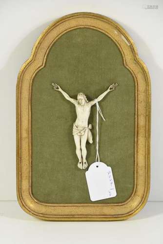 Christ en ivoire (Ht 11cm)