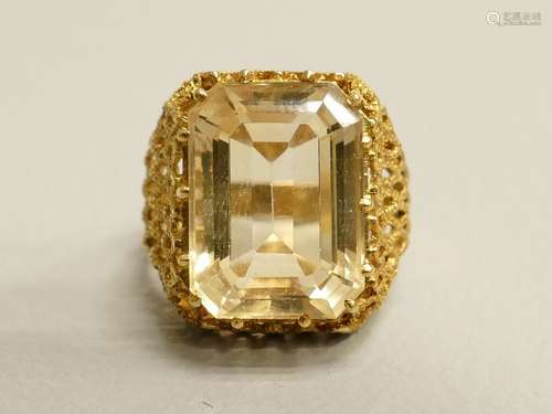 Bague en or jaune 18 carats sertis d'une citrine t…