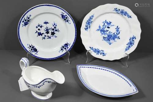 Saucière et présentoir en porcelaine de Tournai + …