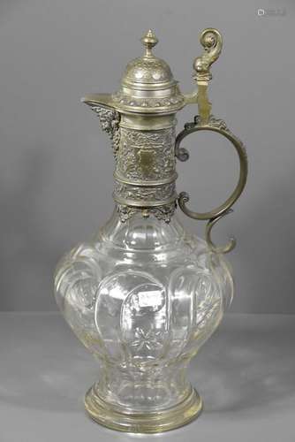 Carafe en cristal, monture métal (HT.34cm)