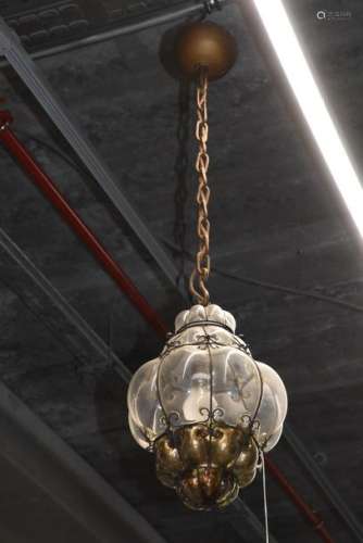 Lanterne en verre soufflé, base dorée (Ht 35cm + c…