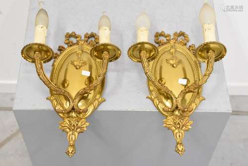 Paire d'appliques de style Louis XVI en bronze (Ht…