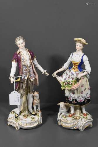 Couple de personnages en porcelaine (accidents) Ht…