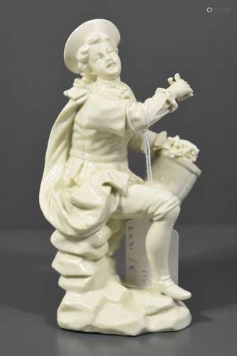 Statuette en porcelaine émaillée de Tournai \