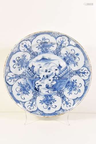 Plat en faïence de Delft à décor chinois (Ø 34.5cm…