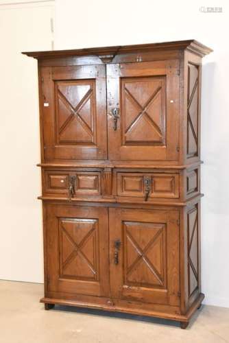 Meuble Louis XIII à 4 portes, 2 tiroirs en chêne (…