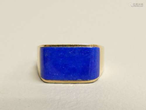 Bague Tank en or jaune 14 carats sertis d'un lapis…