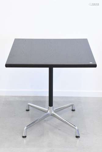 Table vitra noire carrée (Ht.73 x 70 x 70cm)