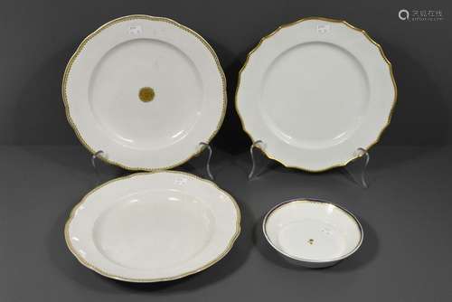 3 assiettes en porcelaine de Tournai + sous tasses…