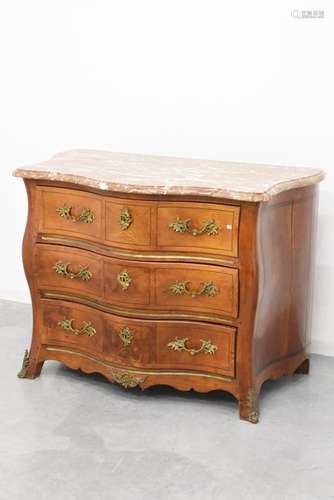 Commode tombeau de style Louis XV 19ème, dessus ma…