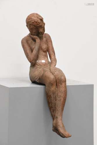 Femme assise en terre cuite (H:71cm)