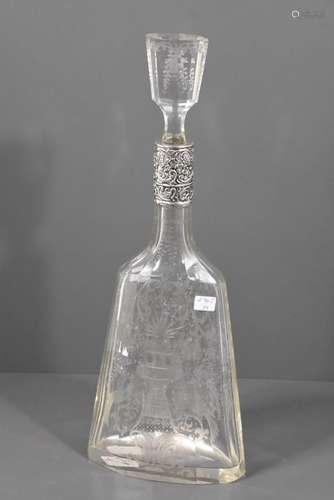 Carafe ciselée en cristal et argent (Ht 37cm)