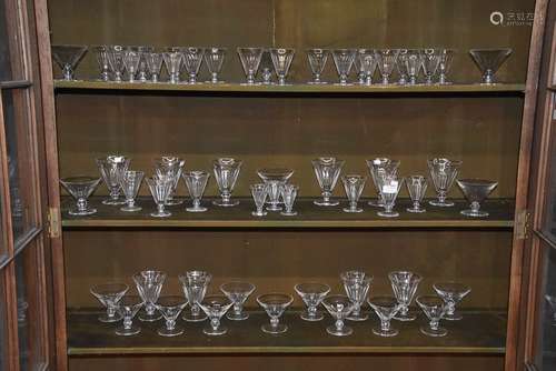 Service de 56 pièces de verres en cristal Val St L…