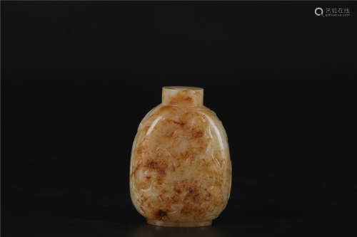 A CHINESE WHITE JADE SNUFF BOTTLE, QING DYNASTY, QIANLONG PERIOD