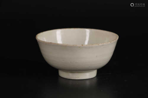 A CHINESE DING WARE TEA CUP, SONG DYNASTY
