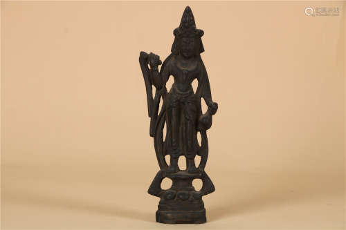 A CHINESE BRONZE FIGURE OF â€˜GUANYINâ€™, FIVE DYNASTIES
