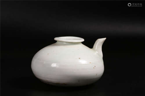 A CHINESE â€˜QINGBAIâ€™ GLAZED WATER DROPPER, SONG DYNASTY