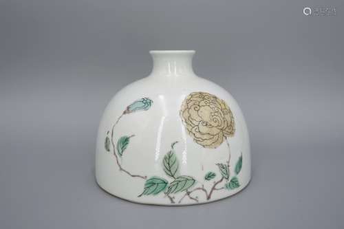 A CHINESE FAMILLE ROSE GLAZED WATER POT, QING DYNASTY