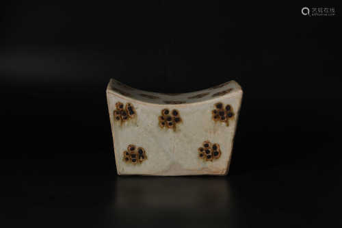 A RARE AND FINE CHINESE HU TIAN WARE PULSE PILLOW, HAN DYNASTY