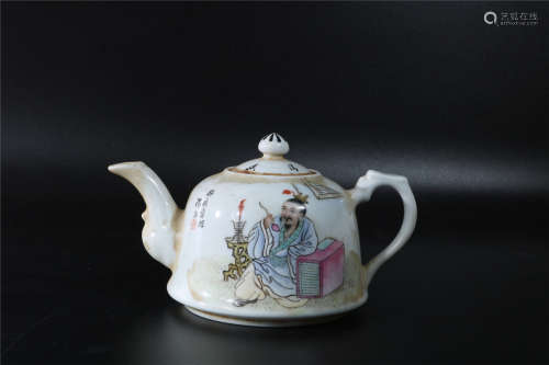 A CHINESE FAMILLE ROSE GLAZED TEA POT, REPUBLIC OF CHINA