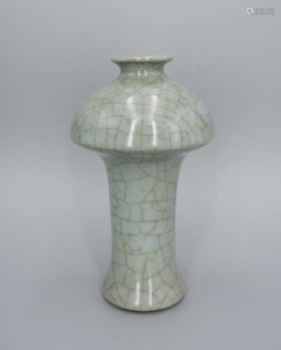 A CHINESE GEYAO VASE, SONG DYNASTY