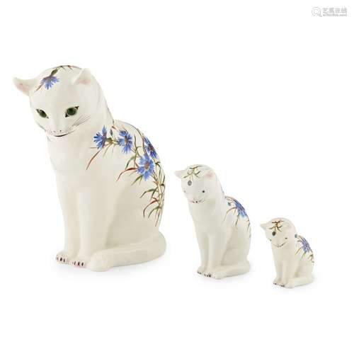 A GRADUATED SET OF THREE PLICTHA CATS 'CORNFLOWER' PATTERN, MID-20TH CENTURY the largest decorated