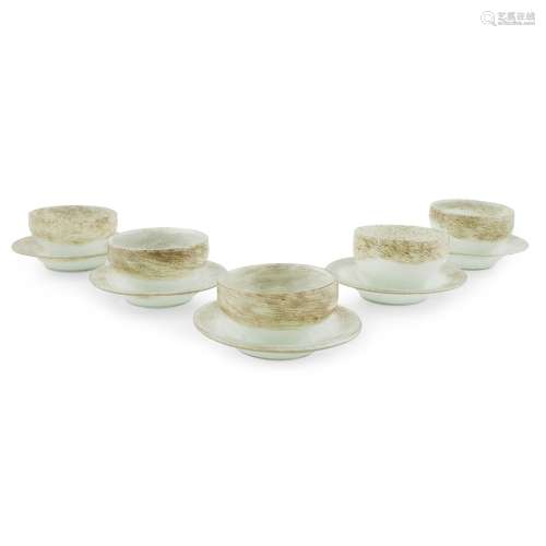 A SET OF VASART GLASS FINGER BOWLS AND UNDERPLATES 1950S in brown and pale green glass, with acid