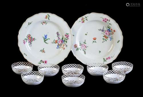 A pair of Worcester porcelain plates