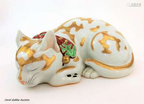 Vintage Chinese Porcelain Cat Figure