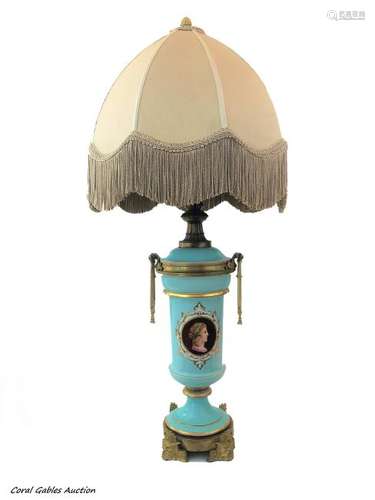 Opaline and bronze lamp