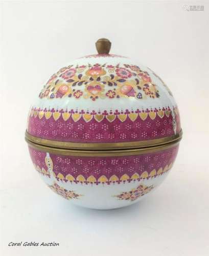 Pink porcelain box