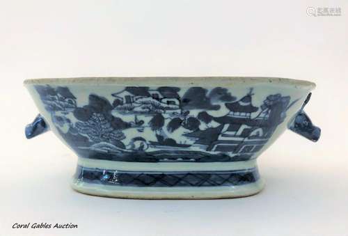 Antique Chinese porcelain piece