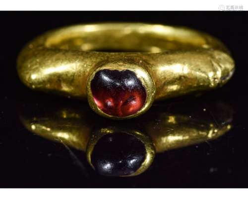 MEDIEVAL GOLD RING WITH AMETHYST STONE