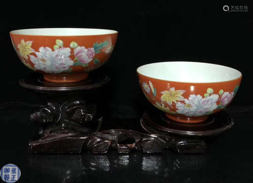 PAIR OF YONGZHENG MARK FAMILLE ROSE BOWLS WITH PEONY PATTERNS