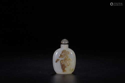 A AGATE SNUFF BOTTLE