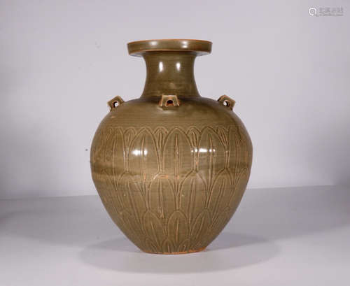 A YUE YAO JAR WITH FLOWER PATTERNS