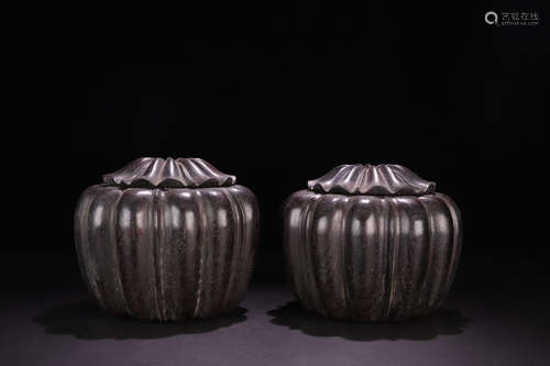 A PAIR OF XIAO YE ZITAN WOOD PUMKIN SHAPED TEA LEAF POTS