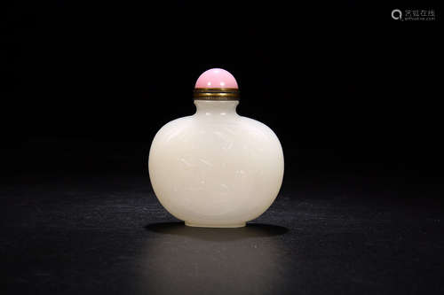 HETIAN JADE SNUFF BOTTLE