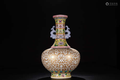 QIANLONG MARK FAMILLE ROSE GOLDEN EDGE VASE