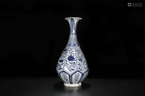 BLUE&WHITE 8 ANGLE VASE