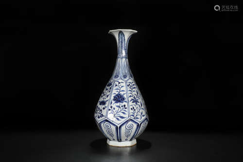 BLUE&WHITE 8 ANGLE VASE